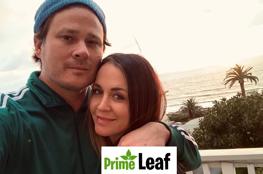 DeLonge and his wife